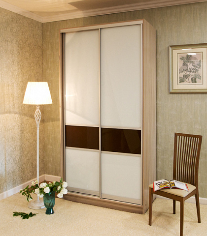 Компактный шкаф-купе для одежды